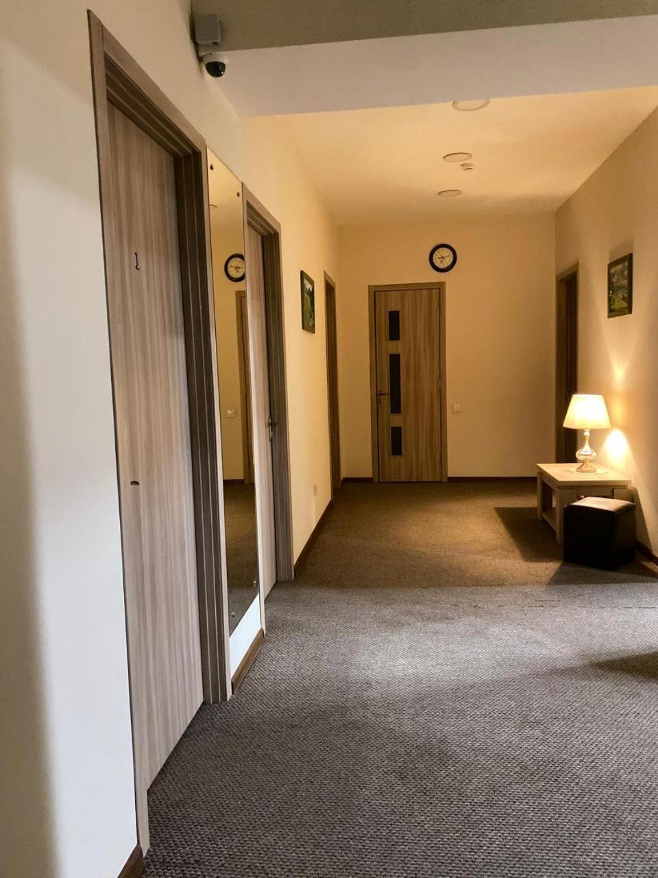 5 Rooms Near 300 Aragveli Metro Station Tbilisi Buitenkant foto